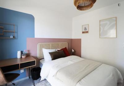 Chambre - 12 m² - 5 pièces