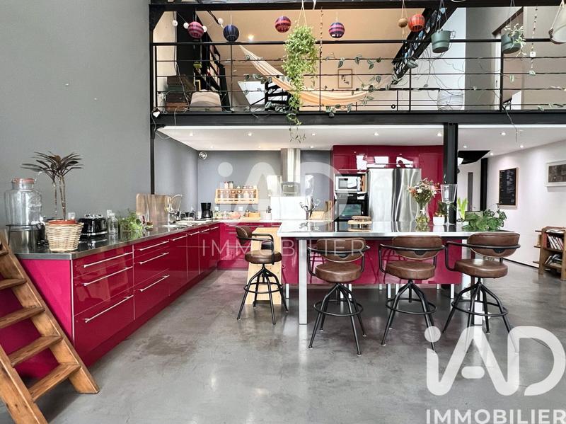 Loft - 248 m² - 8 pièces