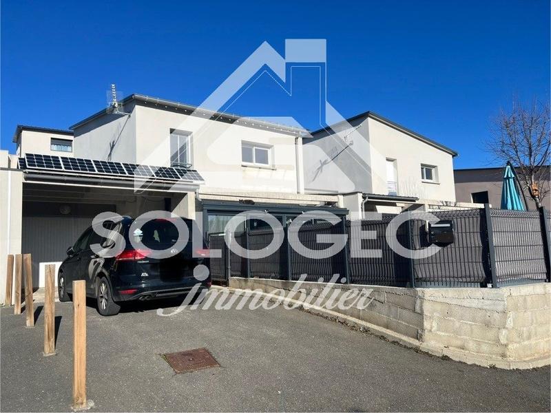 Maison - 93 m² - 5 pièces
