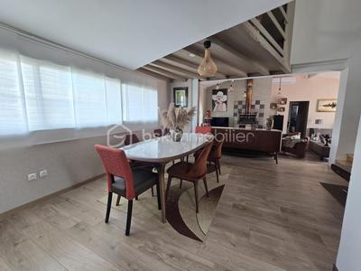 Maison - 200 m² - 6 pièces