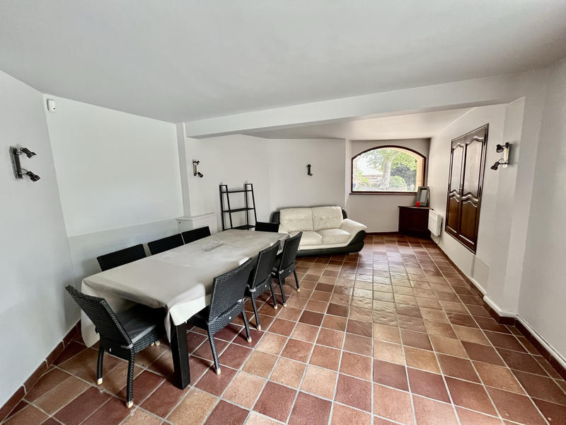 Maison de village - 180 m² - 10 pièces