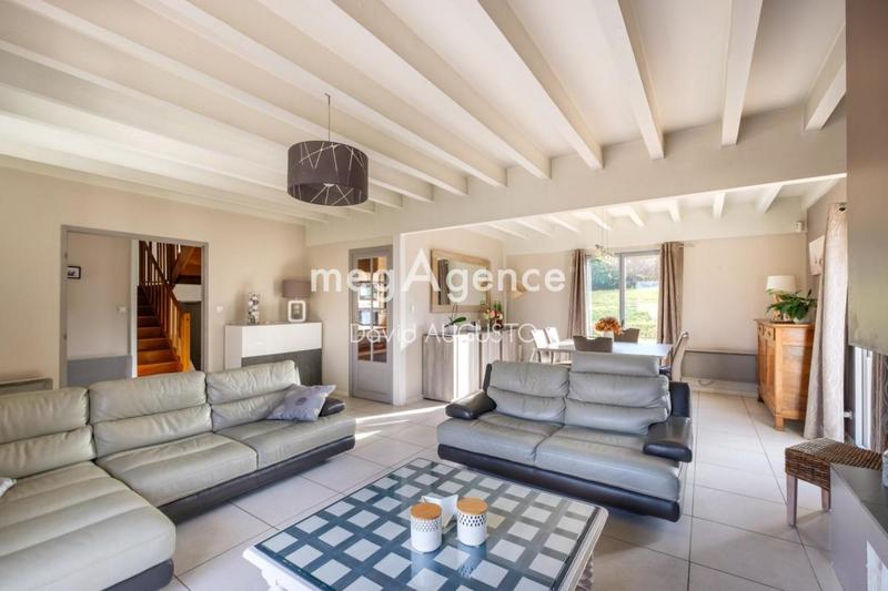 Maison traditionnelle - 142 m² - 6 pièces