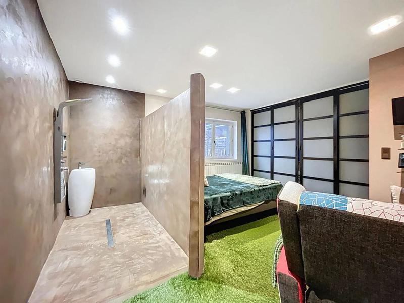 Maison - 310 m² - 11 pièces