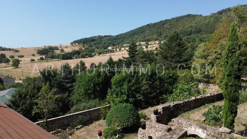 Maison - 374 m² - 11 pièces