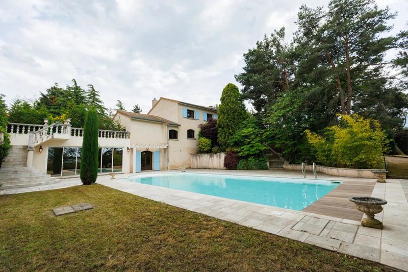 Villa - 375 m² - 7 pièces
