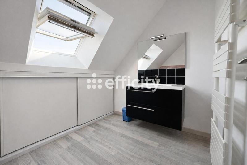 Maison - 140 m² - 8 pièces