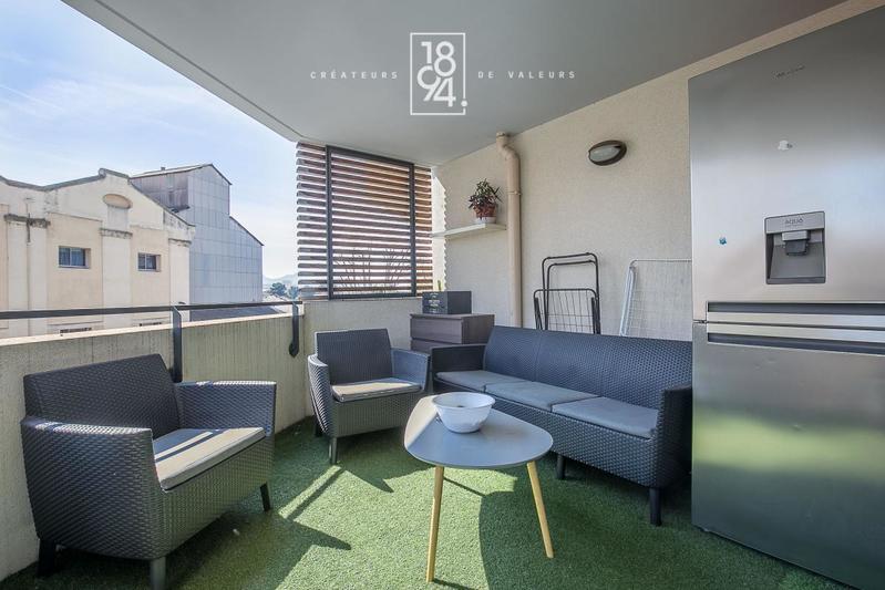 Appartement - 80 m² - 4 pièces