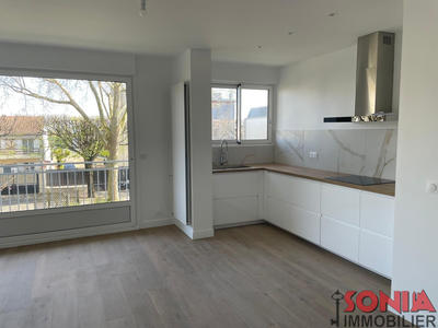 Appartement - 99 m² - 4 pièces