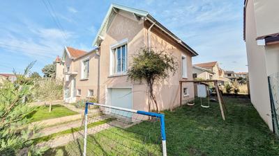 Maison - 93 m² - 4 pièces