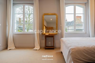 Maison - 233 m² - 7 pièces