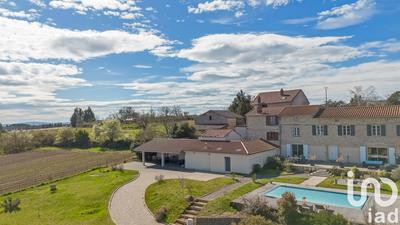 Maison - 210 m² - 6 pièces