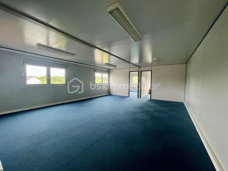 Entrepôt - 1 541 m² - 9 pièces