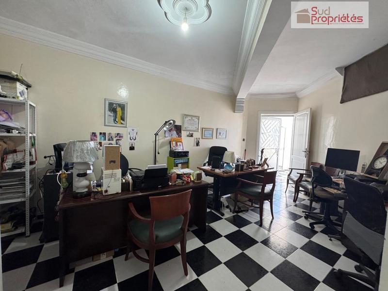 Villa - 400 m² - 12 pièces