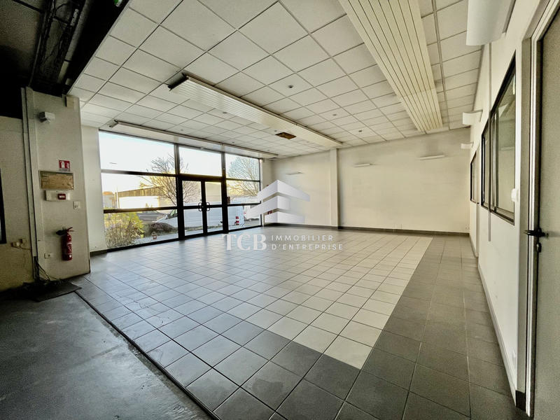 Local d'activités - 850 m²