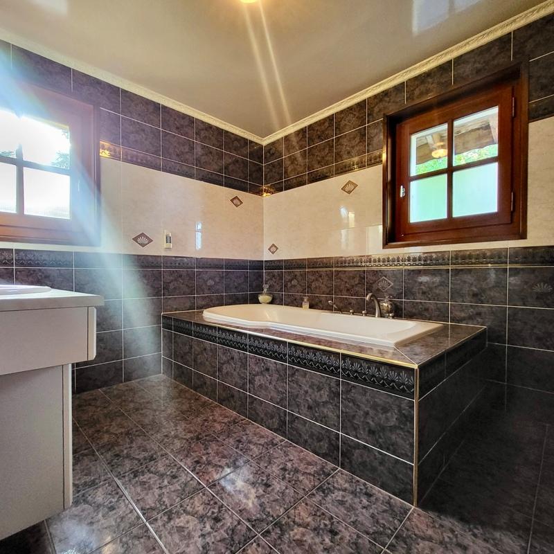 Maison - 175 m² - 6 pièces