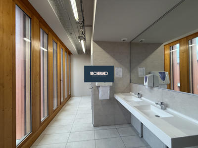 Bureau - 217 m² - 1 pièce