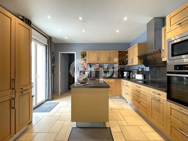 Maison - 142 m² - 4 pièces