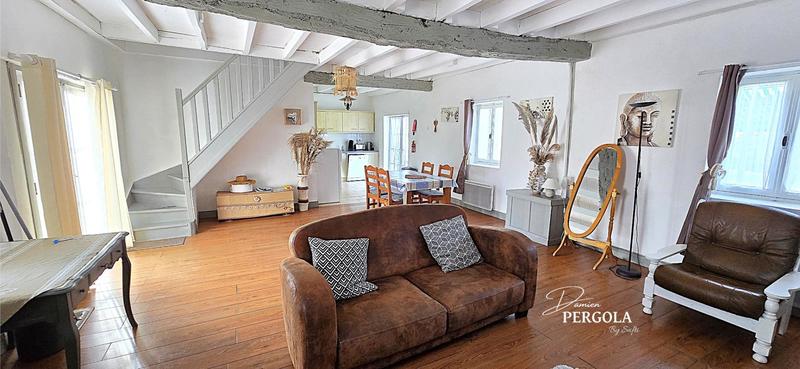 Maison - 237 m² - 11 pièces