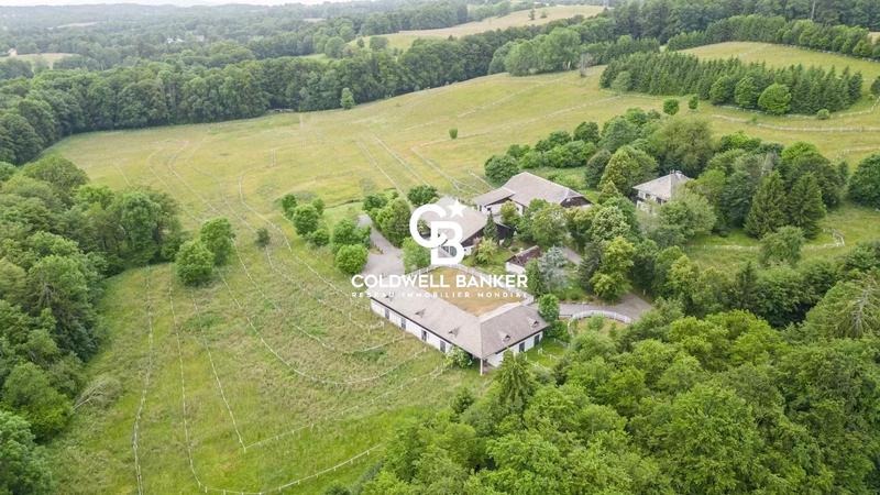 Maison de domaine équestre - 400 m² - 10 pièces