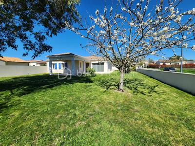 Maison traditionnelle - 146 m² - 5 pièces