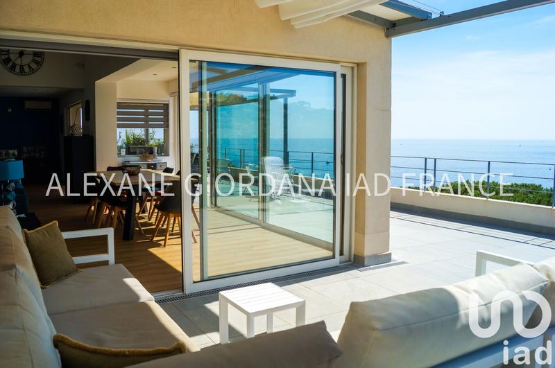 Maison - 195 m² - 7 pièces