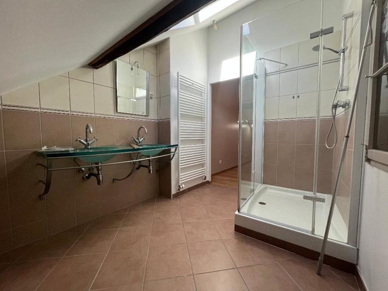 Appartement - 65 m² - 2 pièces