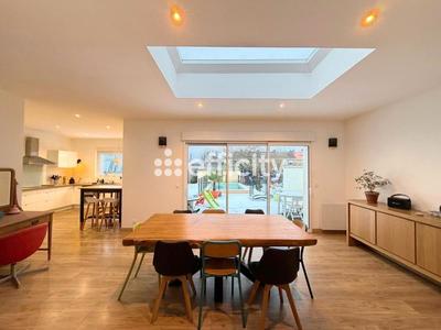 Maison - 142 m² - 6 pièces