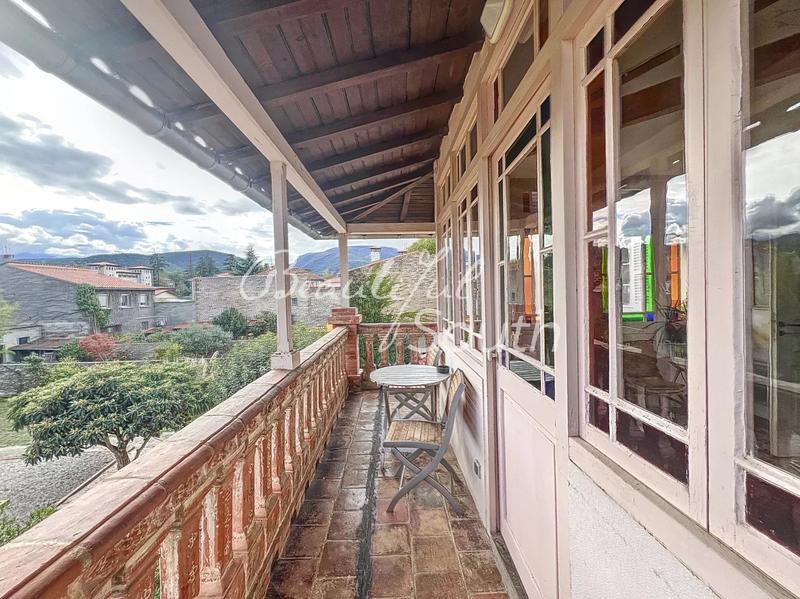 Maison chambre d'hôtes - 212 m² - 8 pièces