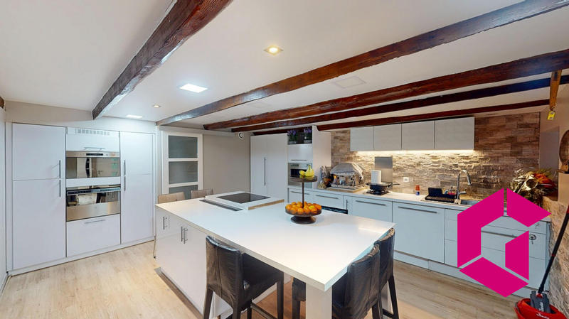 Maison - 160 m² - 7 pièces