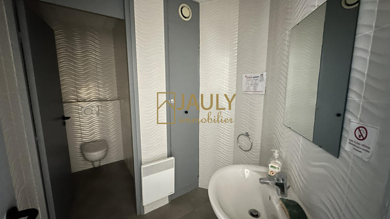 Bureau - 254 m² - 9 pièces