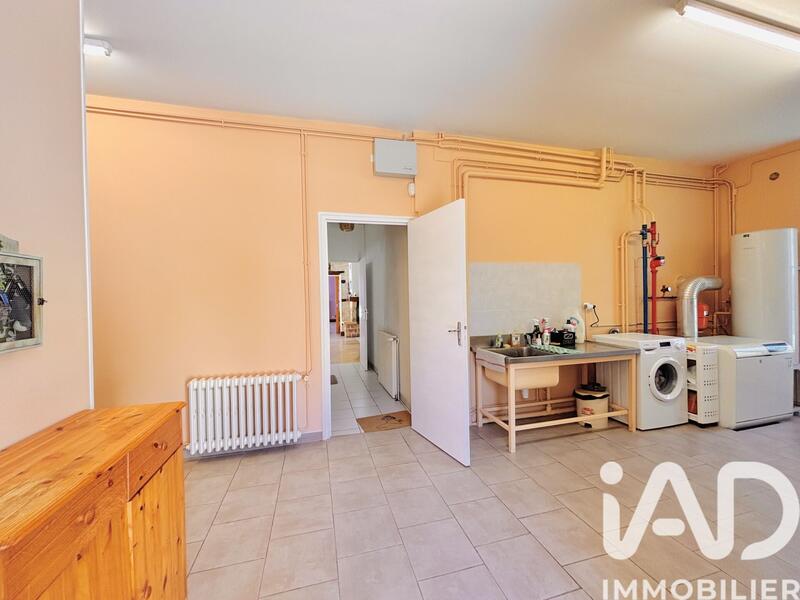 Maison - 260 m² - 9 pièces