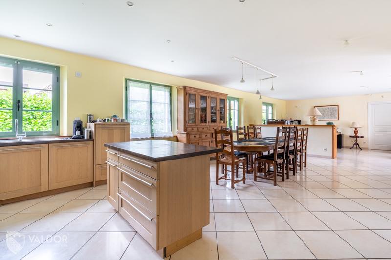 Maison de ville - 300 m² - 7 pièces