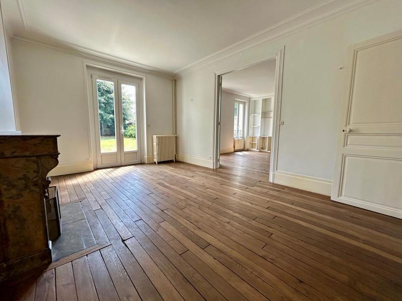 Maison - 178 m² - 8 pièces