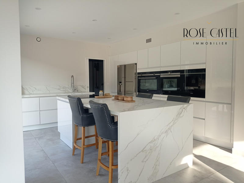 Maison contemporaine - 251 m² - 6 pièces