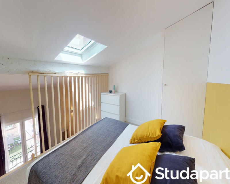 Chambre - 130 m² - 1 pièce