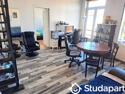 Chambre - 9 m² - 1 pièce