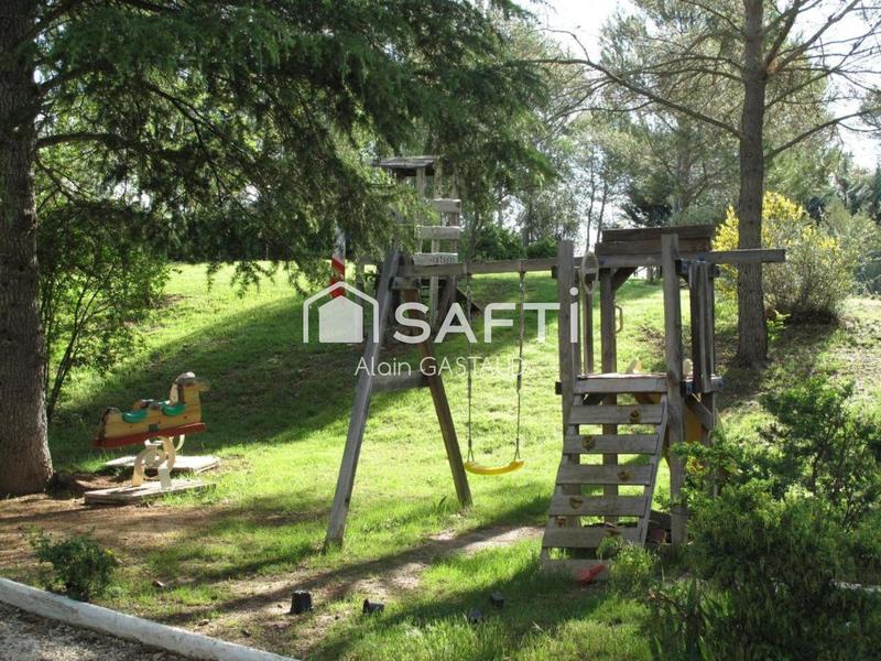 Maison - 399 m² - 20 pièces