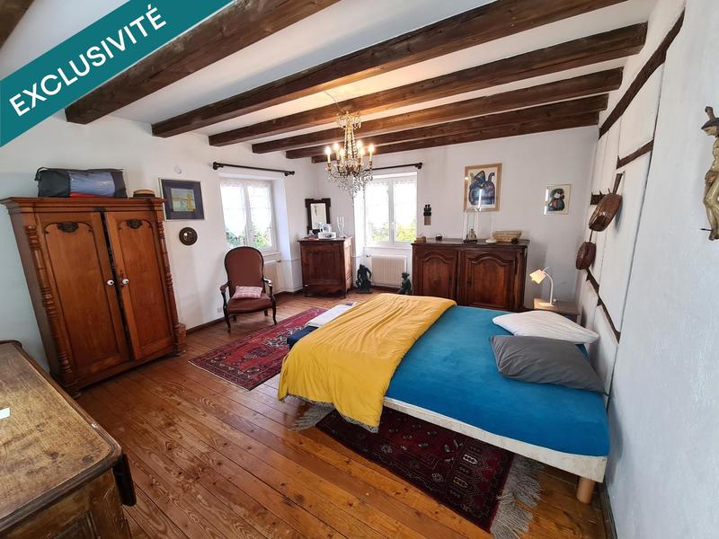 Maison - 279 m² - 10 pièces