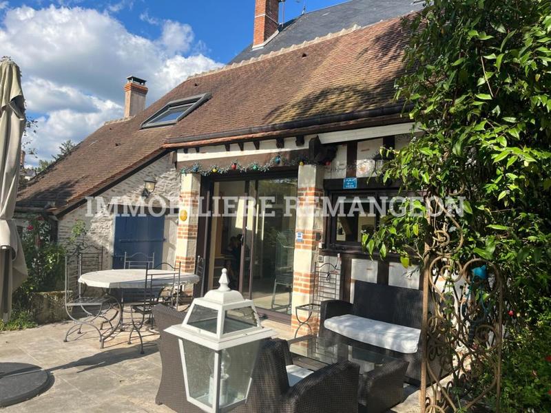 Demeure - 235 m² - 8 pièces