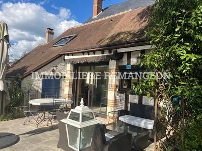 Demeure - 235 m² - 8 pièces