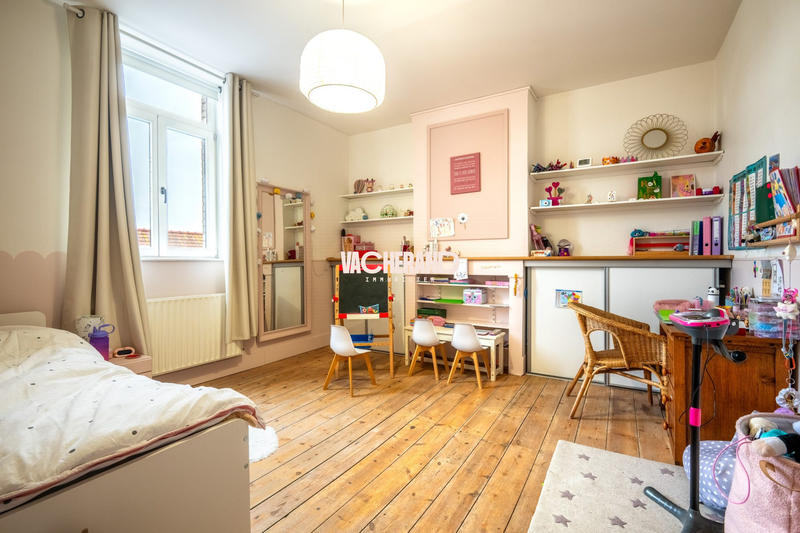 Maison - 200 m² - 8 pièces