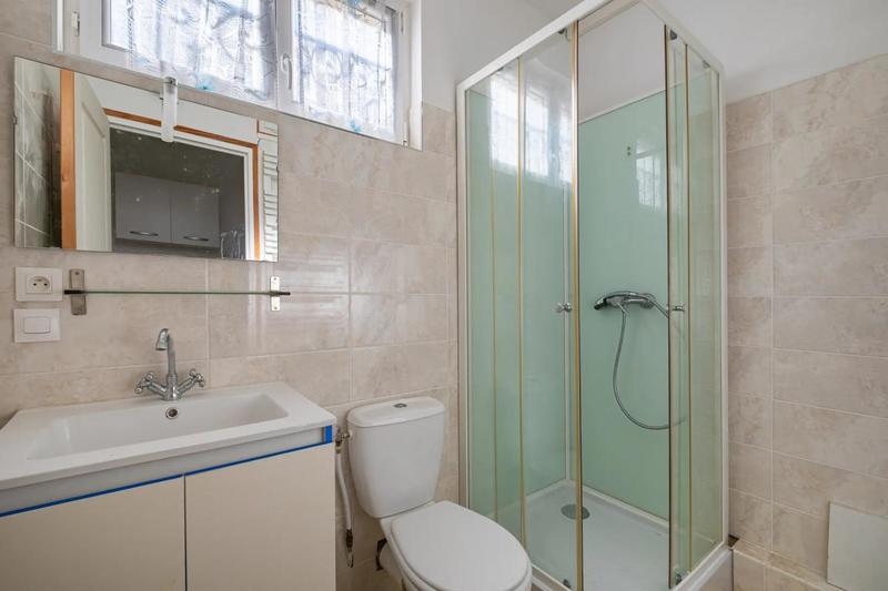 Studio - 100 m² - 4 pièces