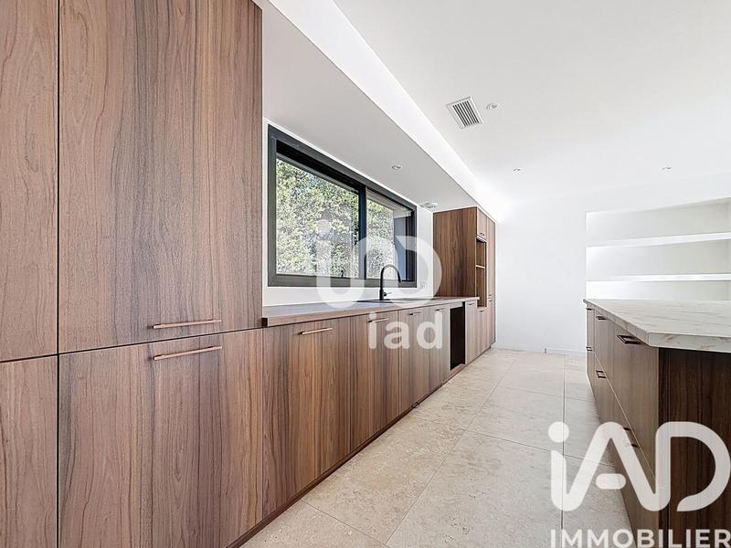 Maison - 180 m² - 5 pièces