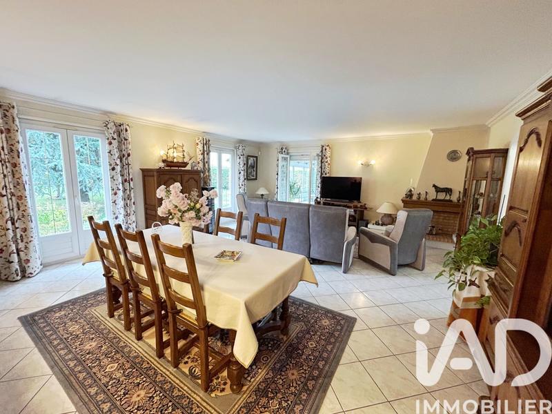 Maison - 180 m² - 5 pièces