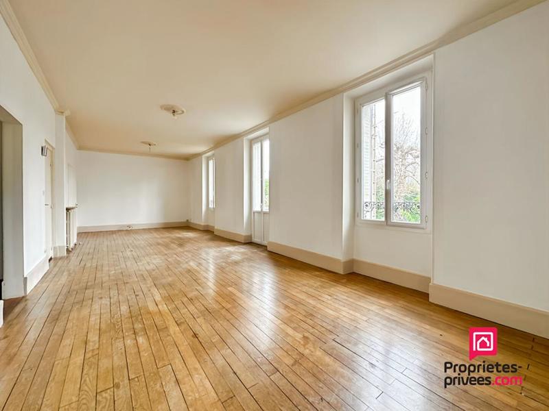 Maison - 200 m² - 8 pièces