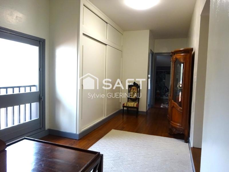 Maison - 263 m² - 10 pièces