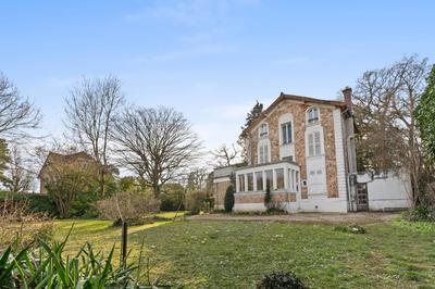 Villa - 160 m² - 8 pièces