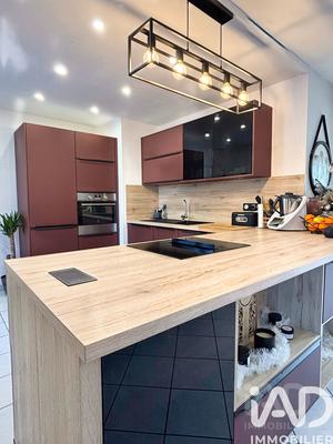 Maison - 110 m² - 4 pièces