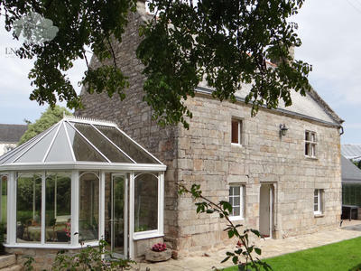 Propriété - 290 m² - 13 pièces