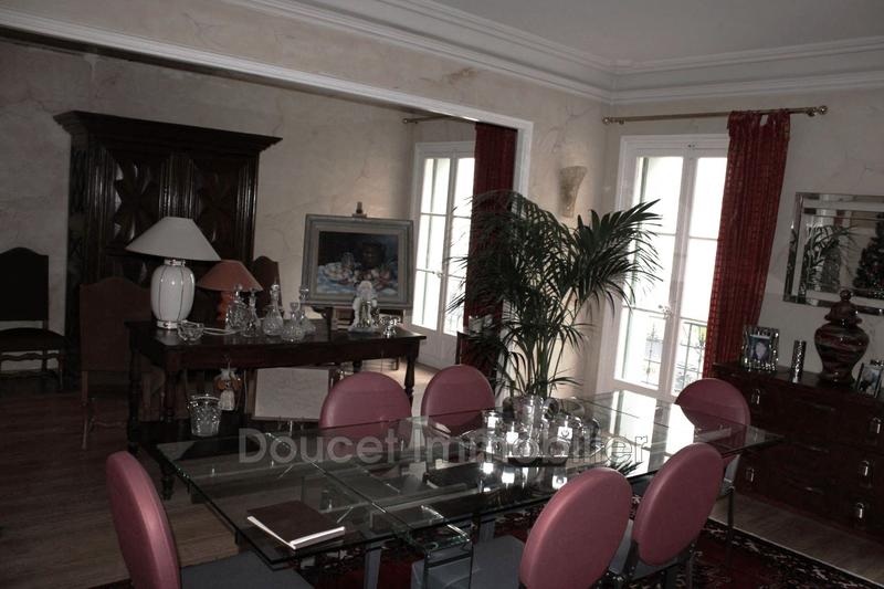 Appartement - 200 m² - 6 pièces